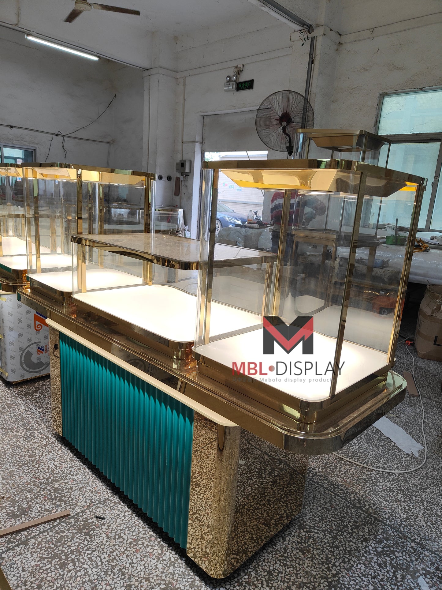 Versatile Jewelry Cabinets: Popular in Global Markets