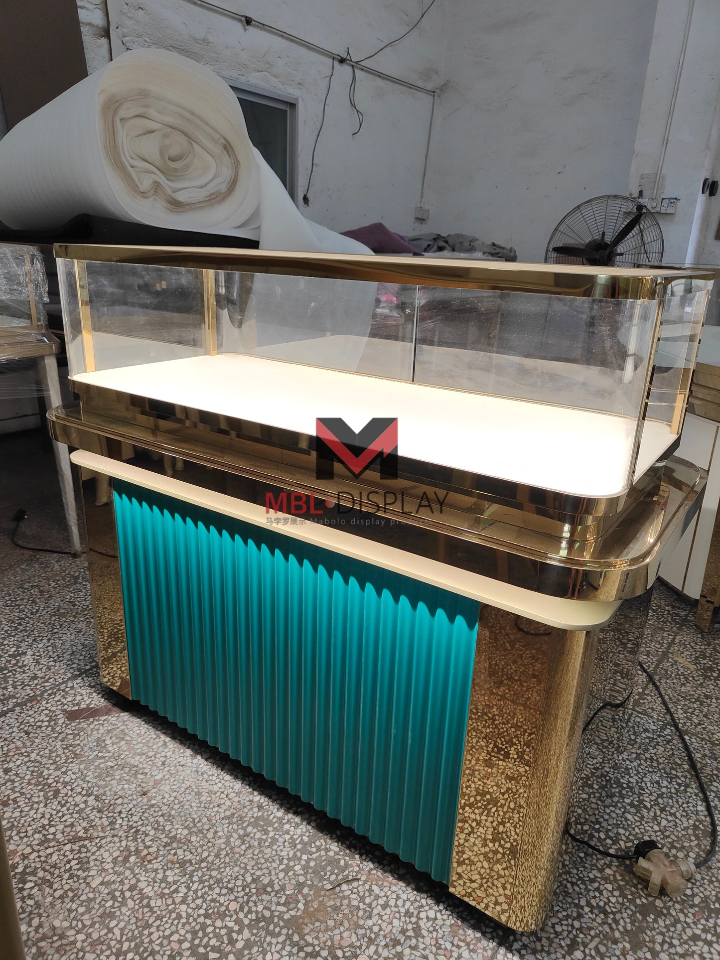 Versatile Jewelry Cabinets: Popular in Global Markets