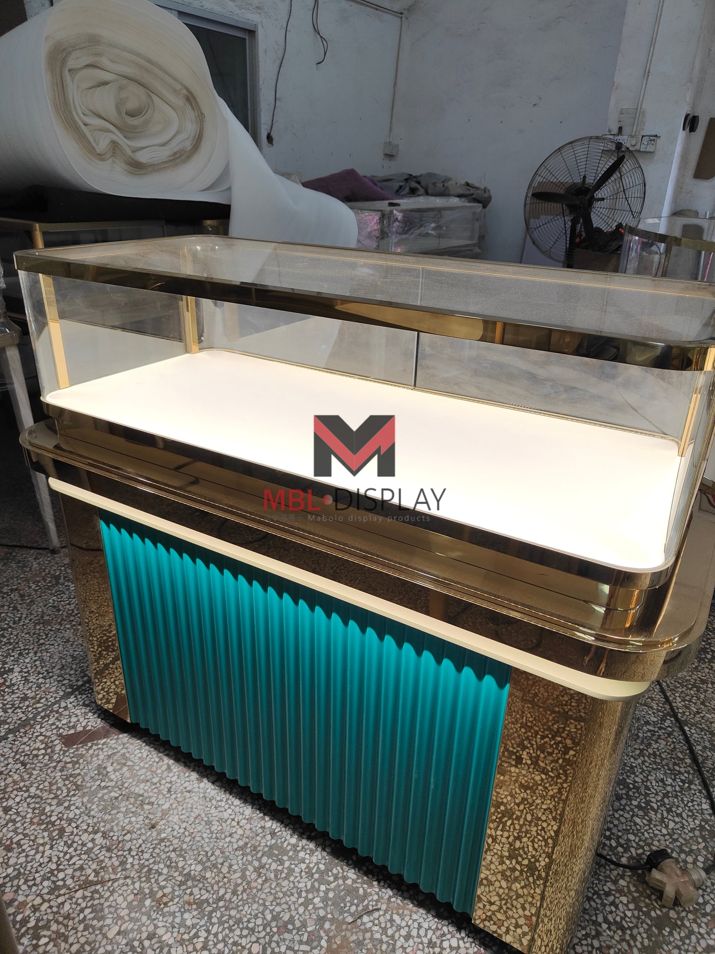 Versatile Jewelry Cabinets: Popular in Global Markets