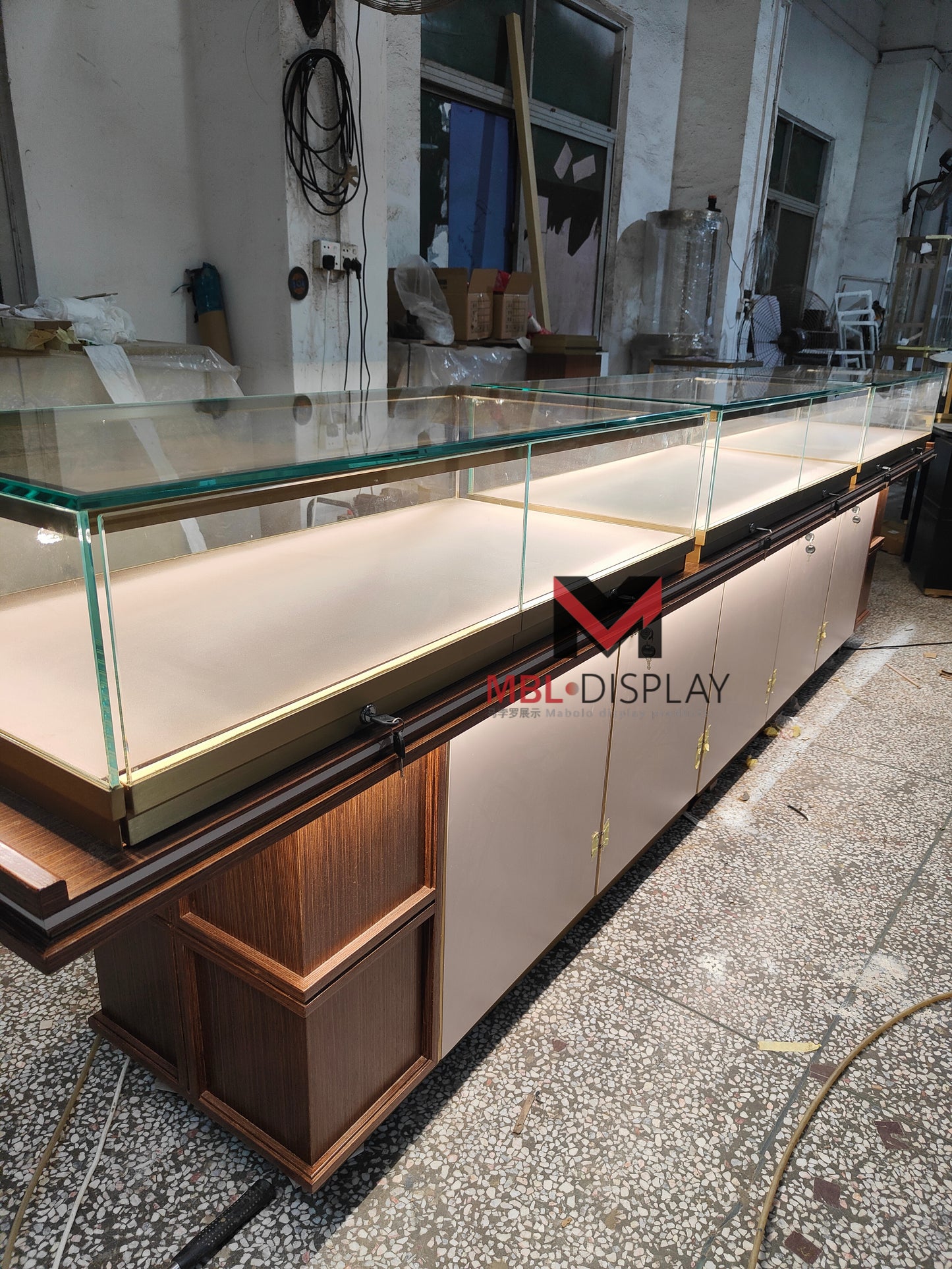Fashionable Jewelry Cabinets for Global Consumers