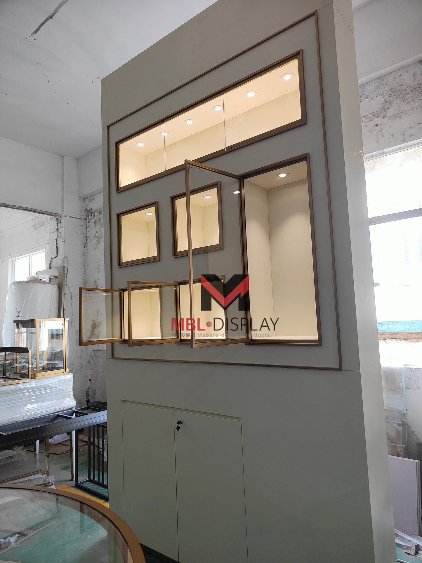 Wholesale Jewelry Showcases for Global Market