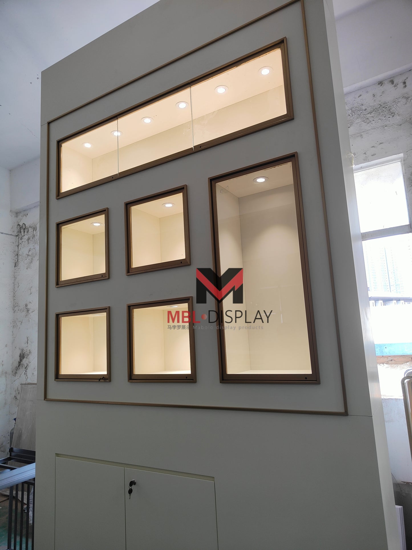 Wholesale Jewelry Showcases for Global Market