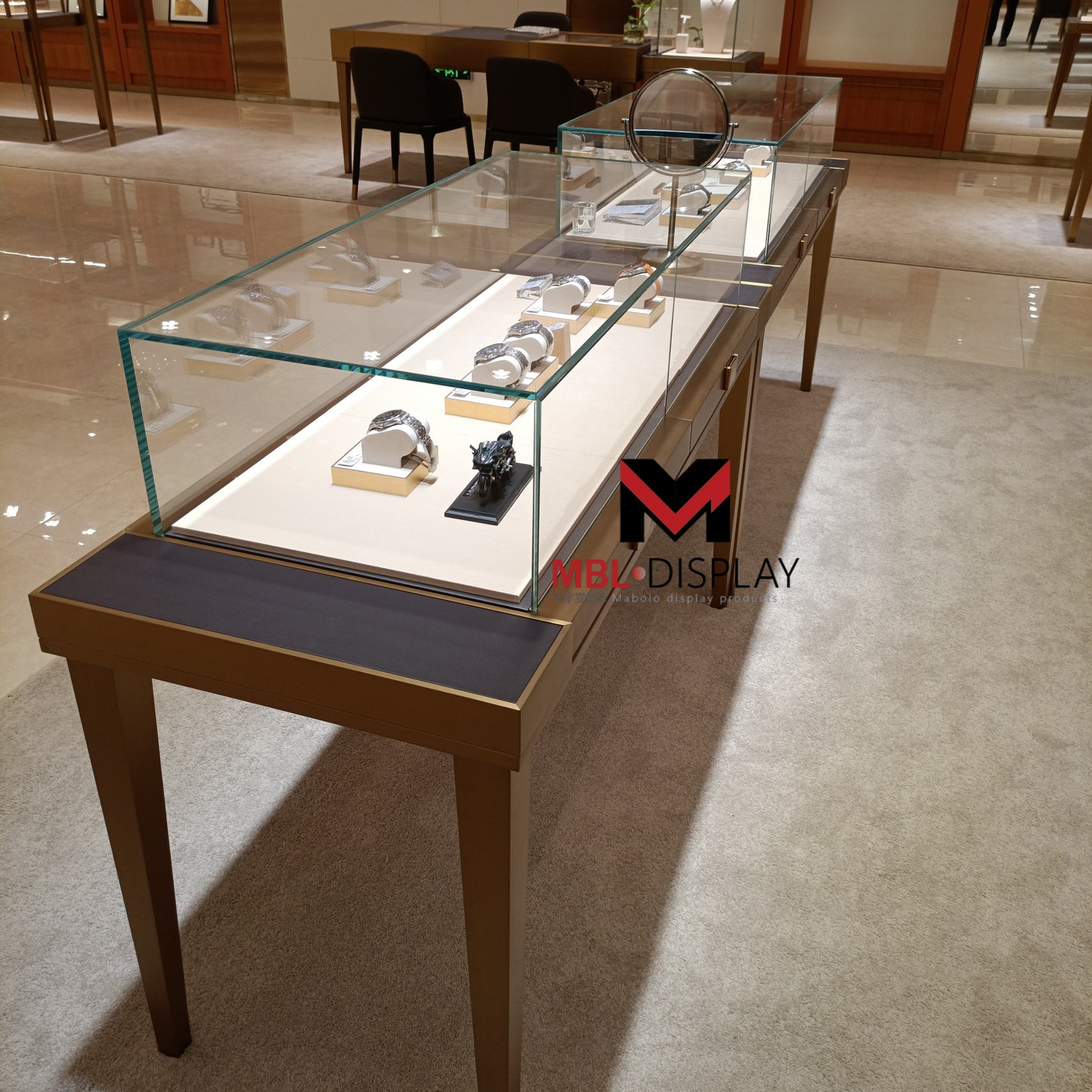 A Fashionable Eye - Catching Wonder:Rose gold lamp with jewelry sales cabinet