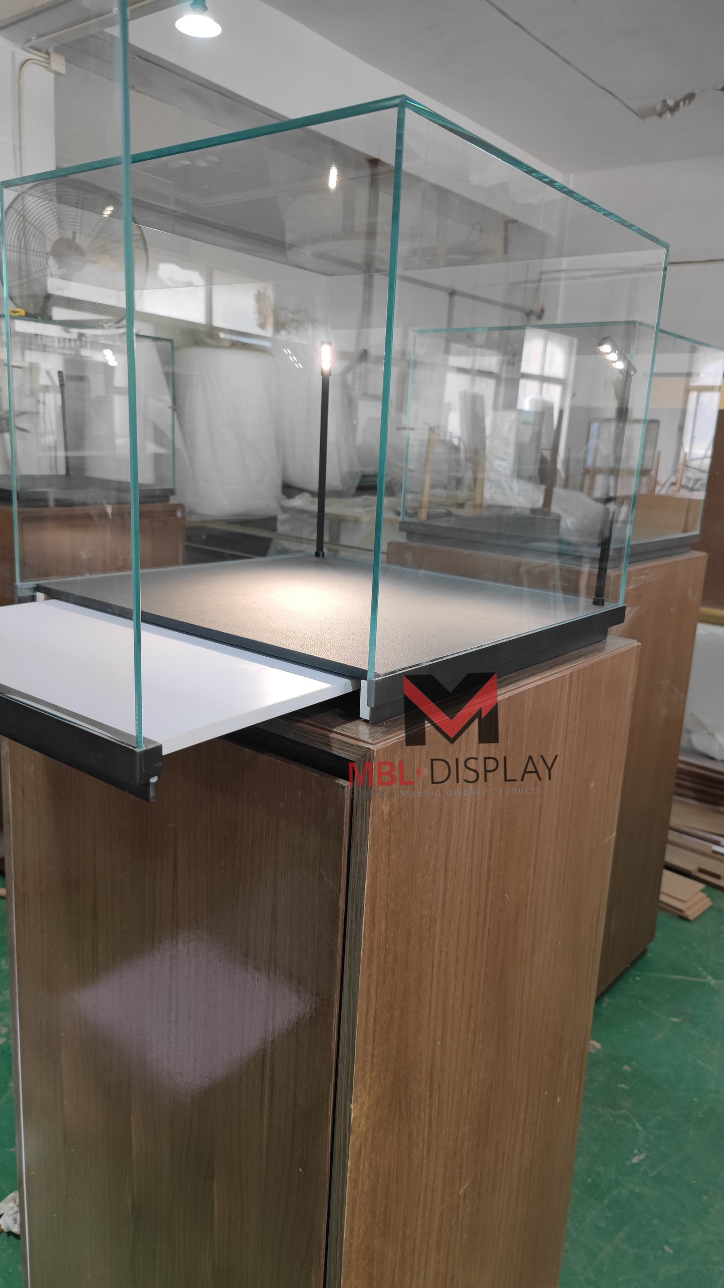 Premium Jewelry Display Cabinets for Global Markets