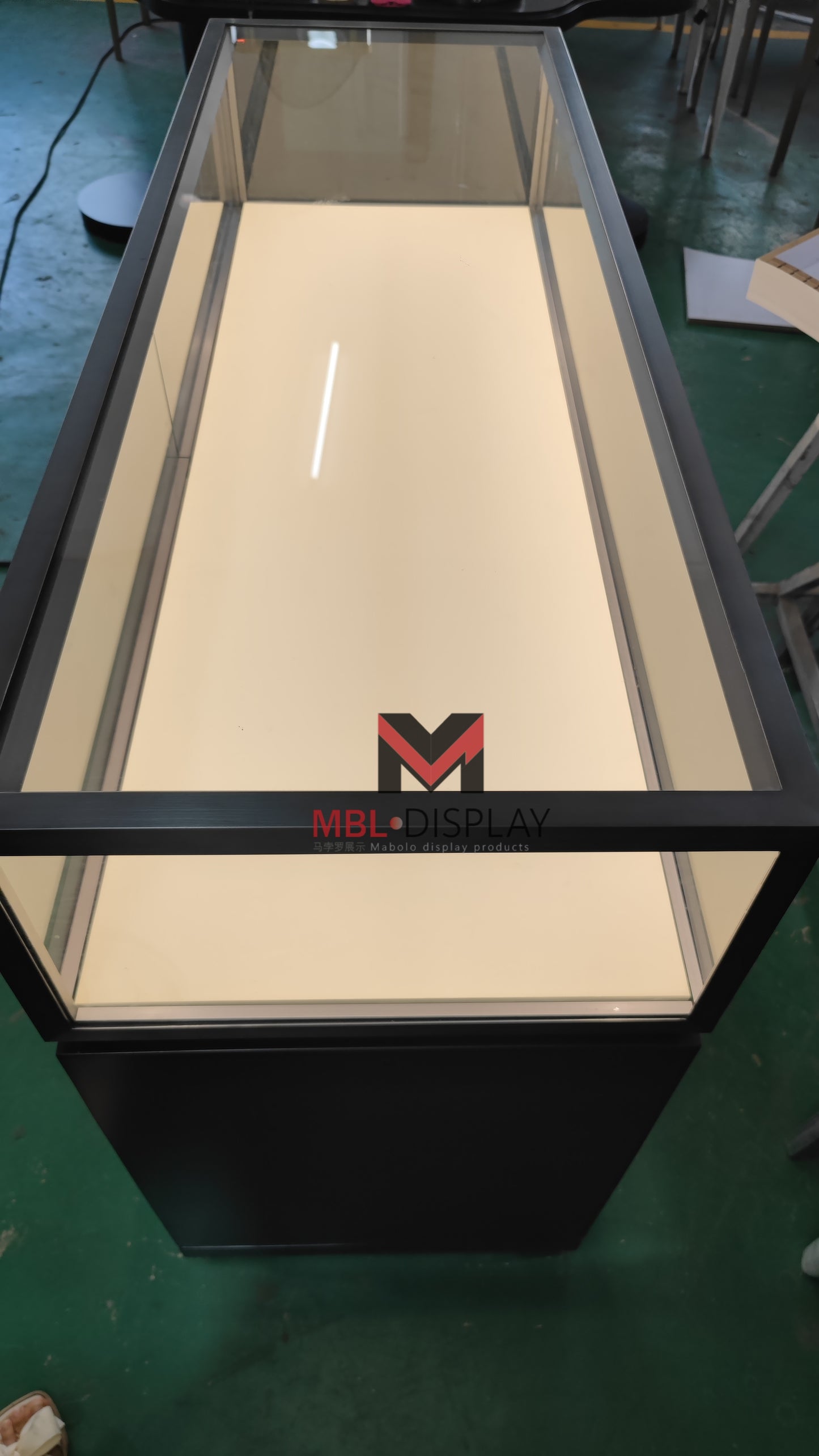 Customizable Jewelry Cabinets for International Markets