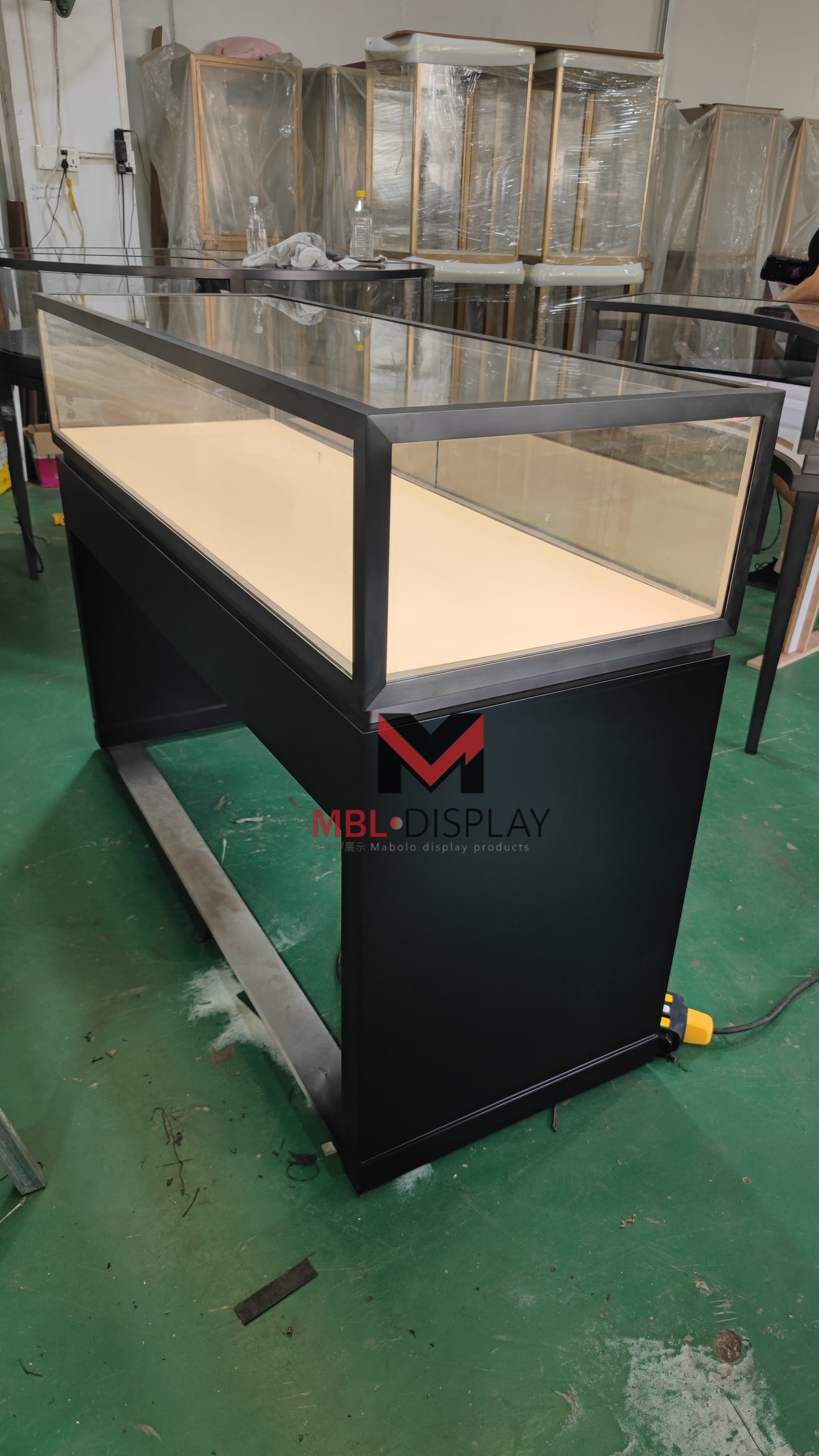 Customizable Jewelry Cabinets for International Markets