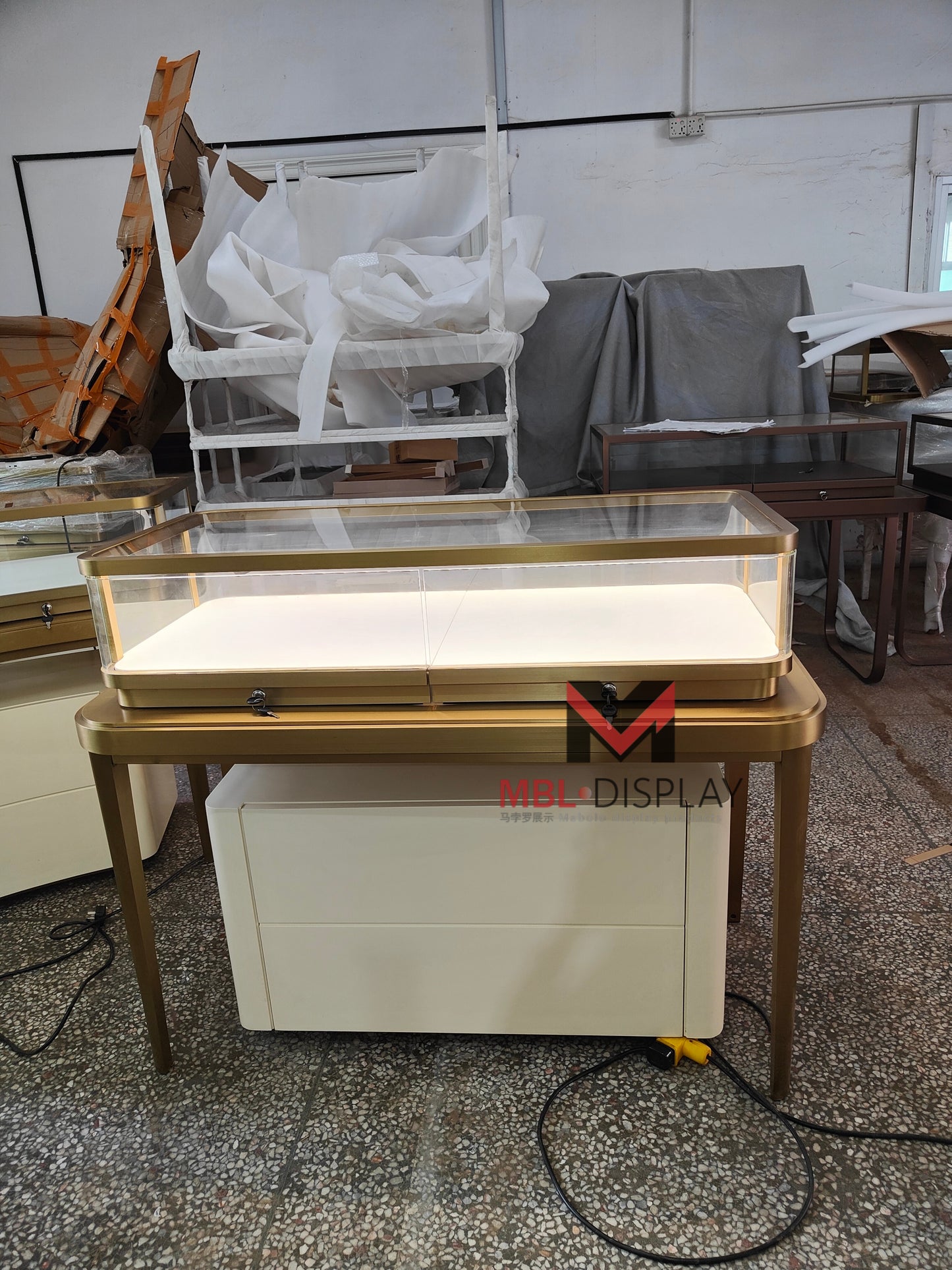 Unique Jewelry Display Cabinets: Global Appea